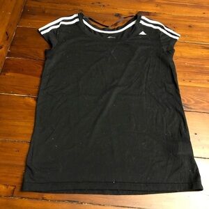 Adidas ladies light tee shirt. EUC!